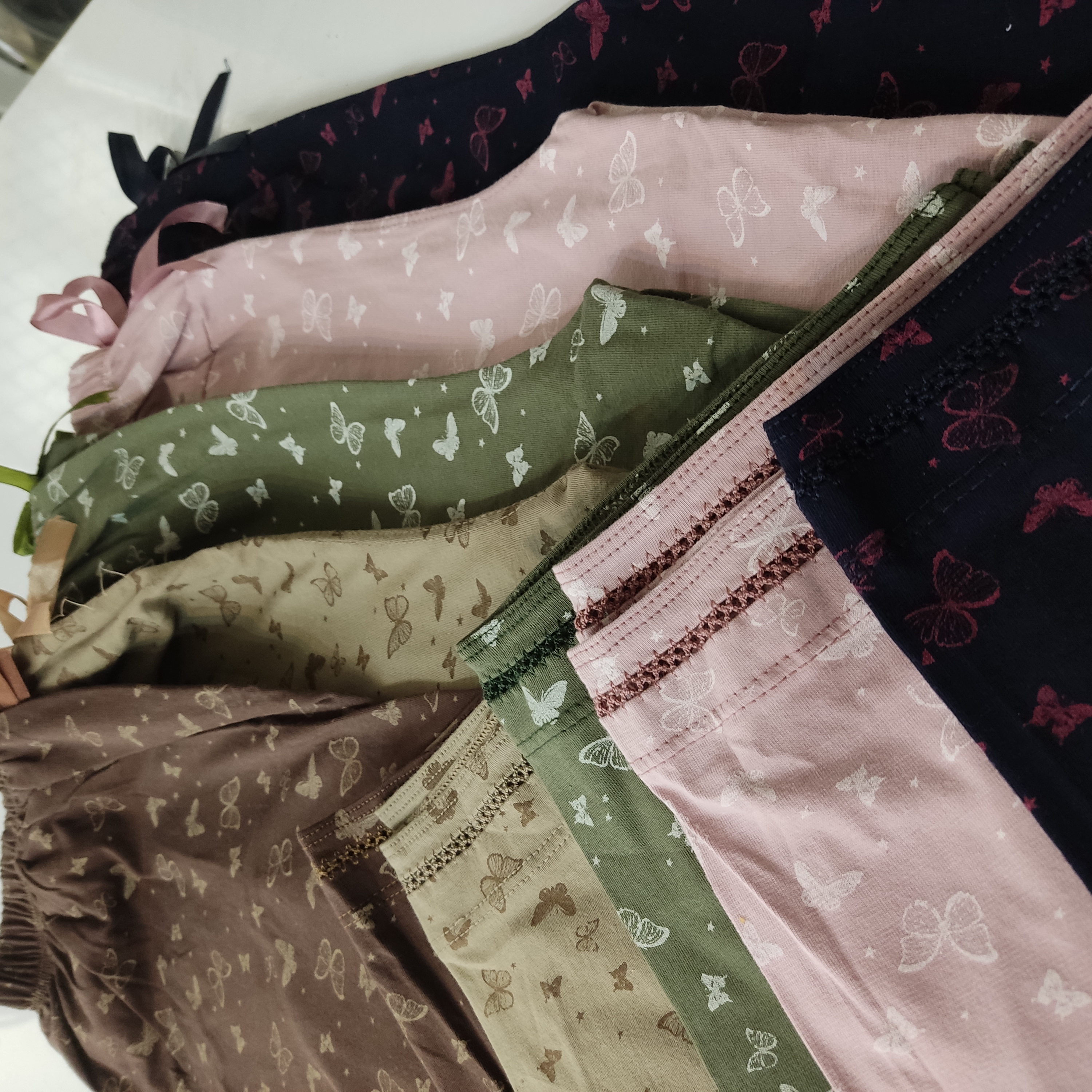 شلوارک زنانه نخی راحتی طرح پروانه